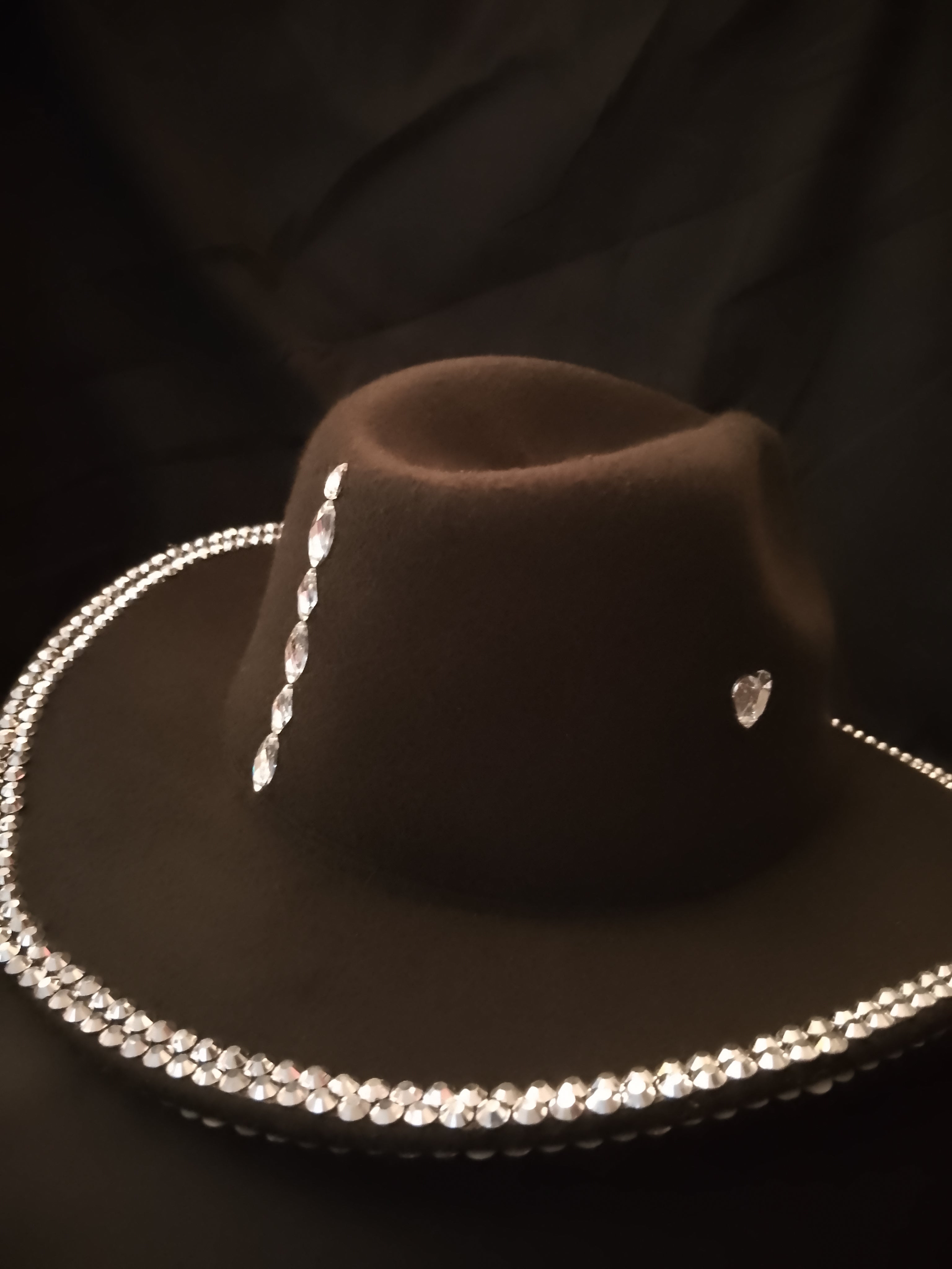 Show Stopper Elite Wide Brim Hat
