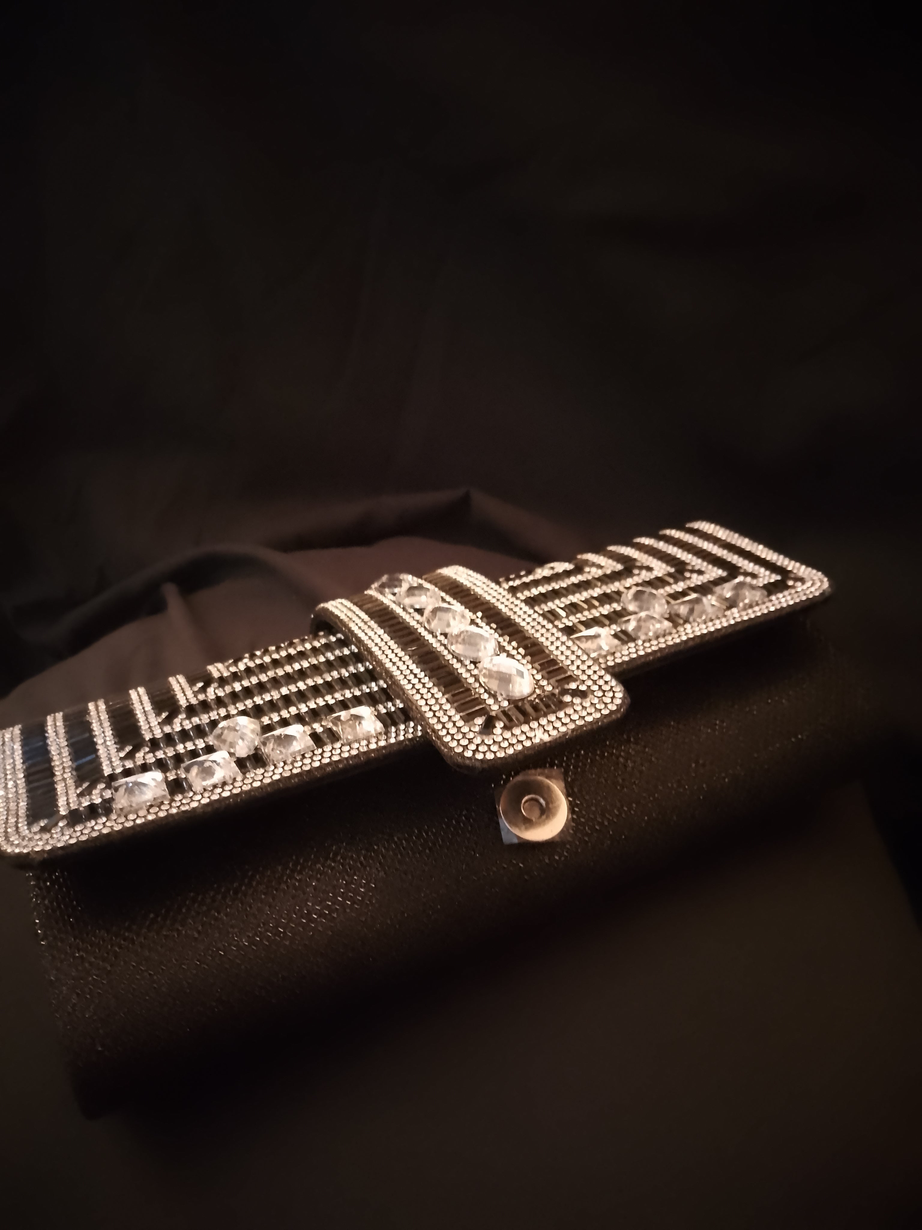 Glided Strut Hand Bag Clutch