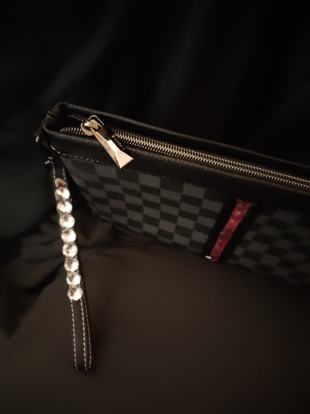 Oxford Cross Cut Grey Crimson Finish Line Clutch Hand Bag Silver Gem Studded Handle