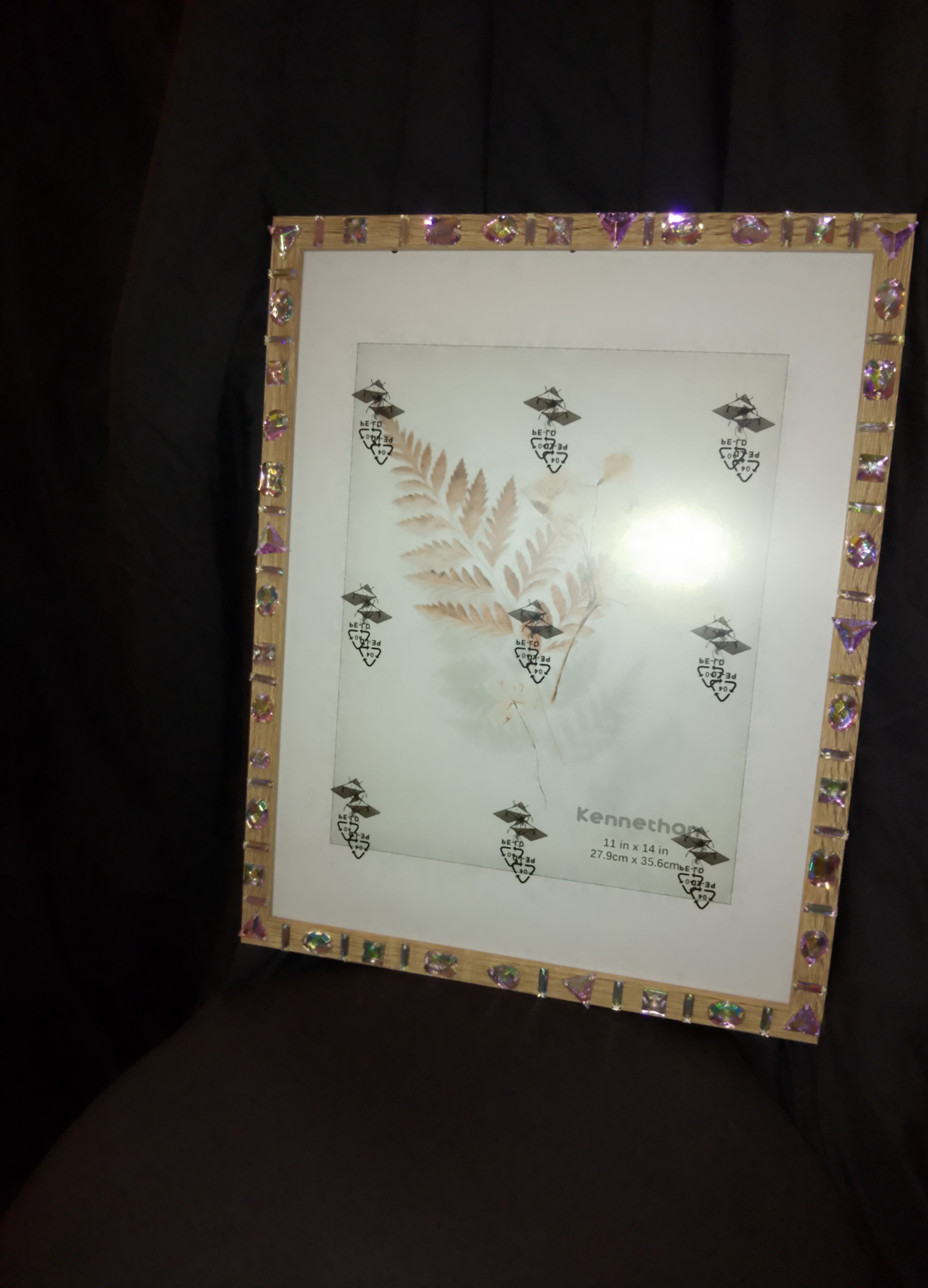 The Grand Jewel Mosaic Display 11 X 14 Oak Picture Frame - Style 902
