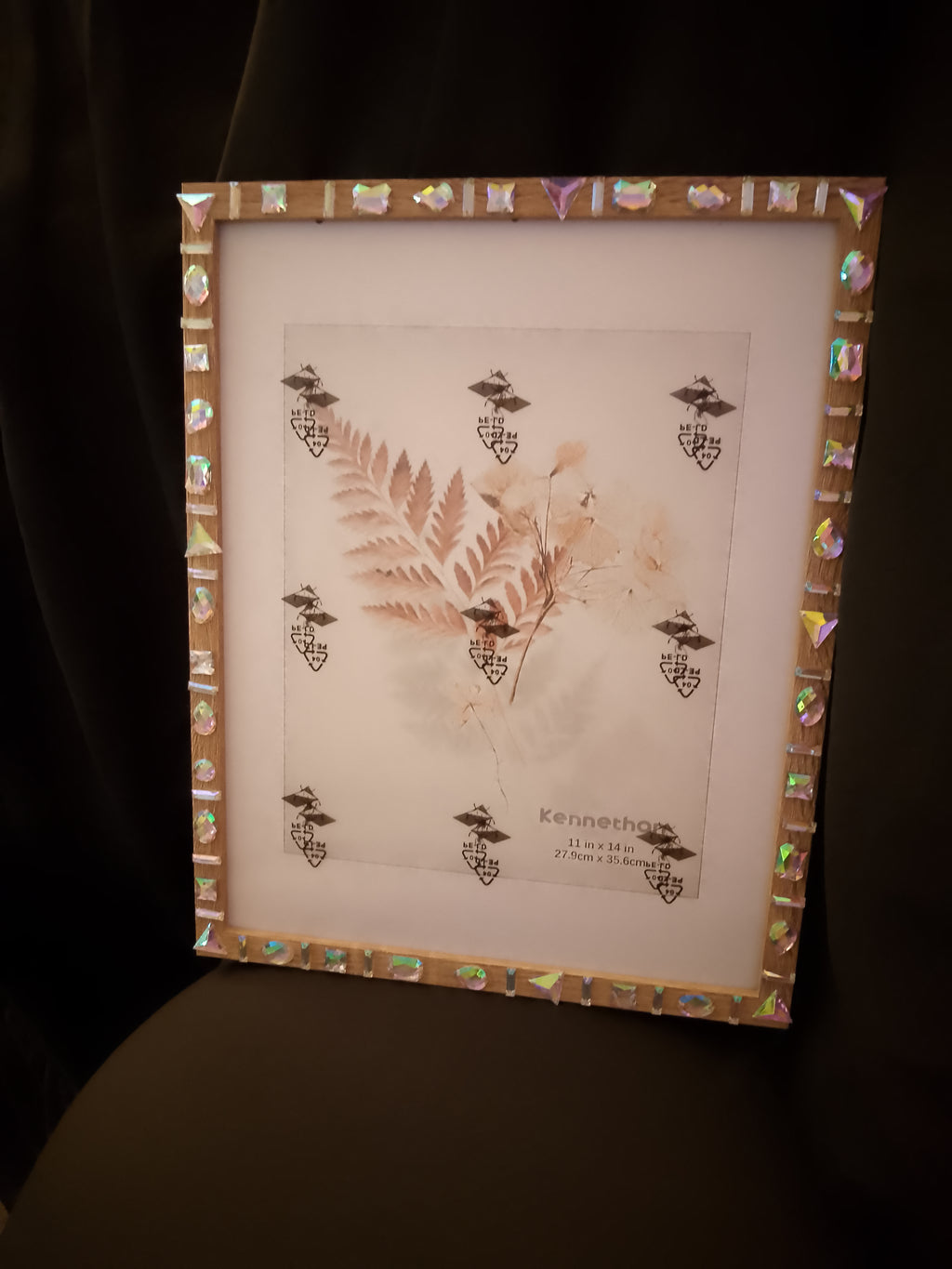 The Grand Jewel Mosaic Display 11 X 14 Oak Picture Frame - Style 902