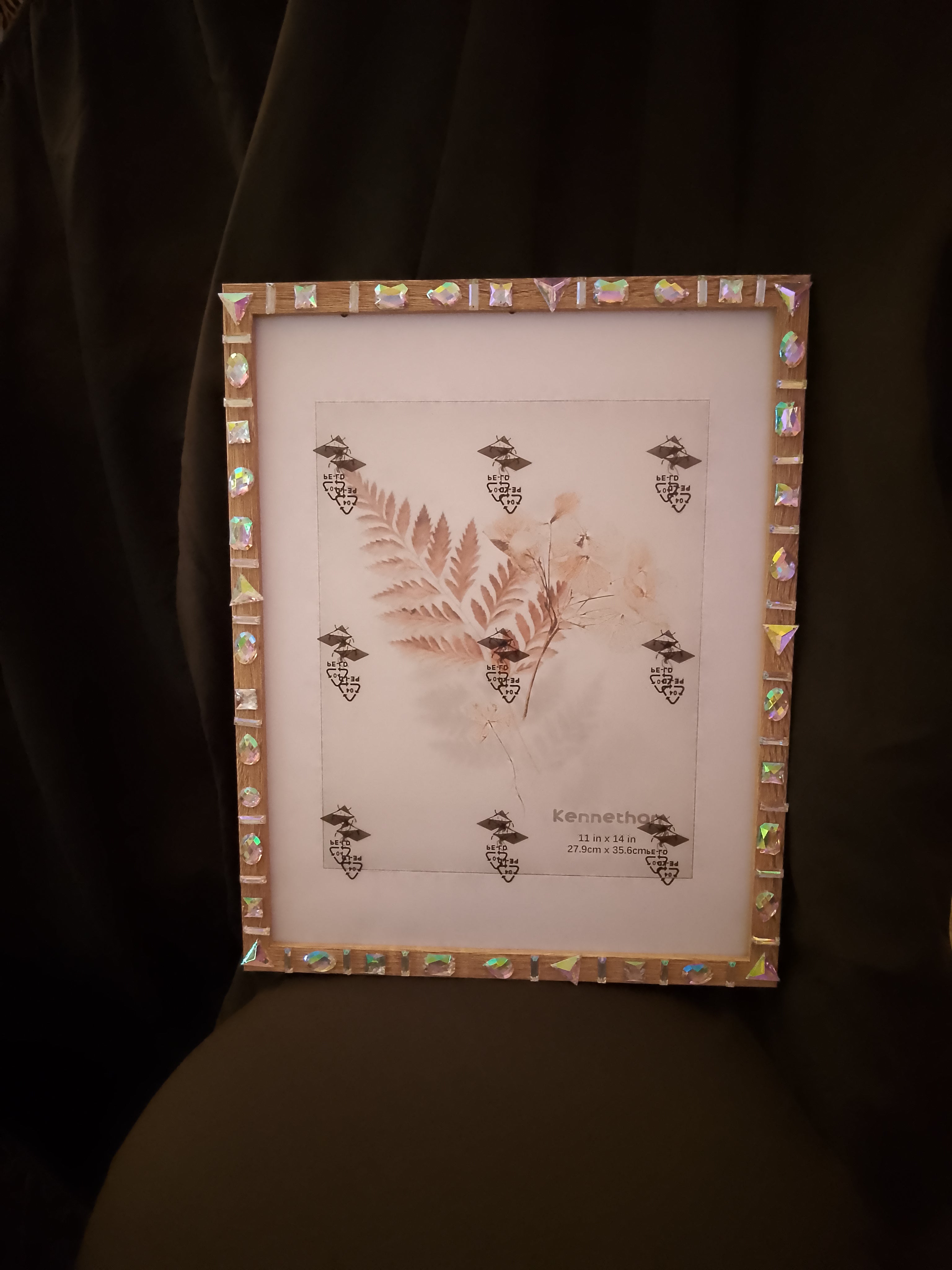 The Grand Jewel Mosaic Display 11 X 14 Oak Picture Frame - Style 902