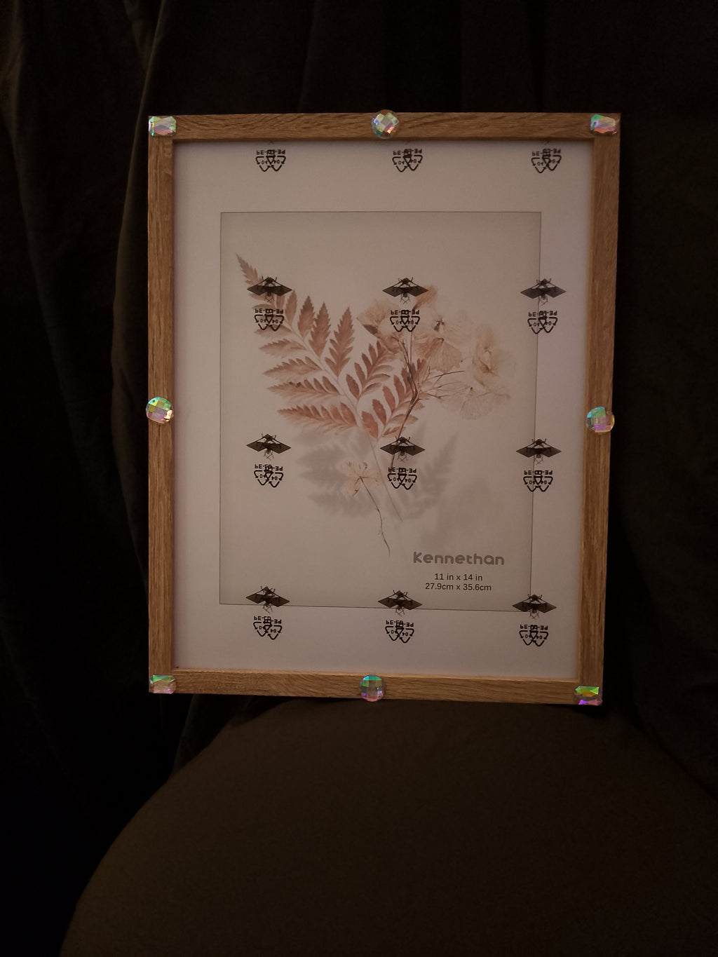 The Grand Jewel Mosaic Display 11 X 14 Oak Picture Frame - Style 901