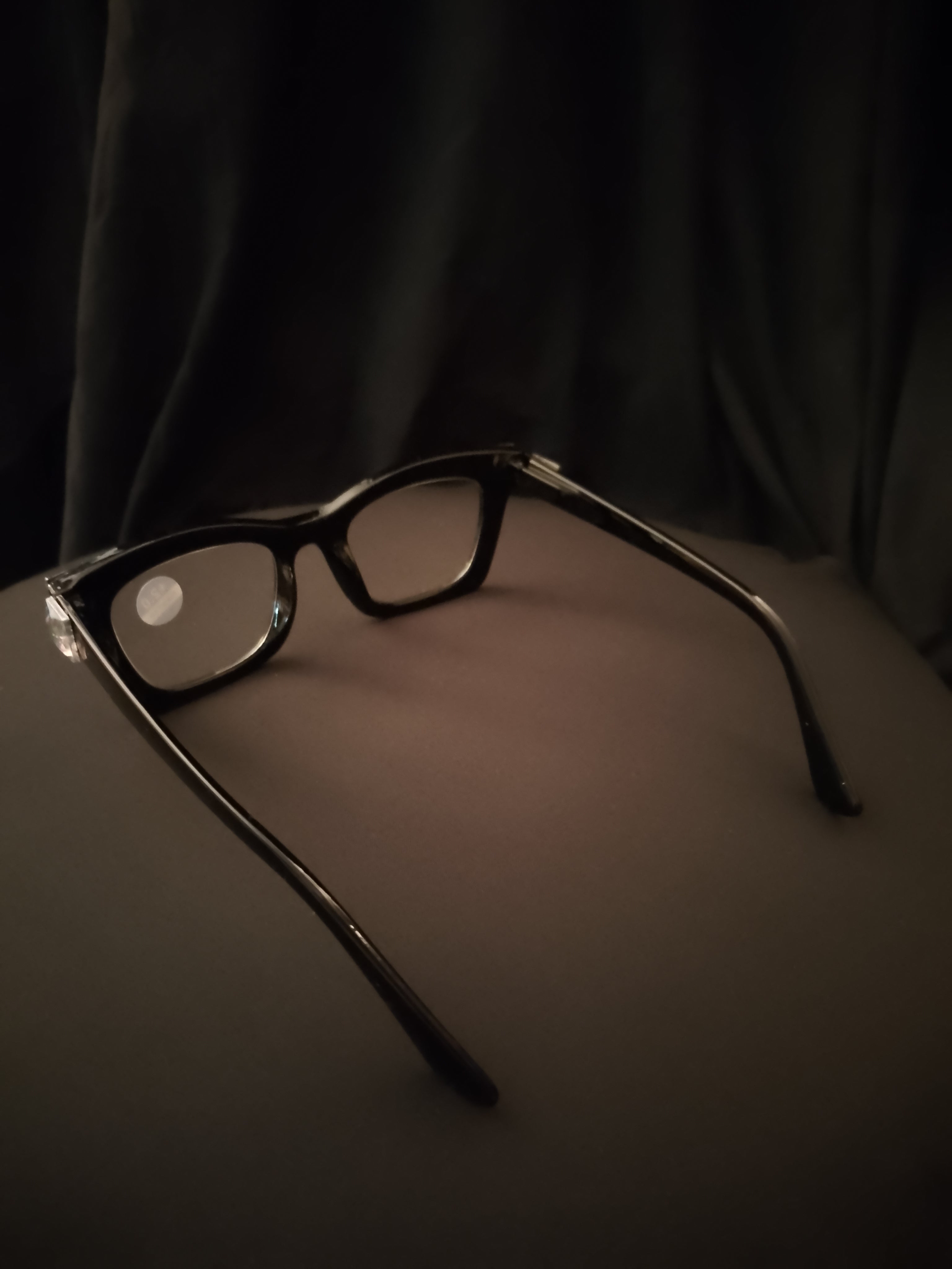 Meteor Prism Square Dynamic Readers Glasses (2.0 strength)