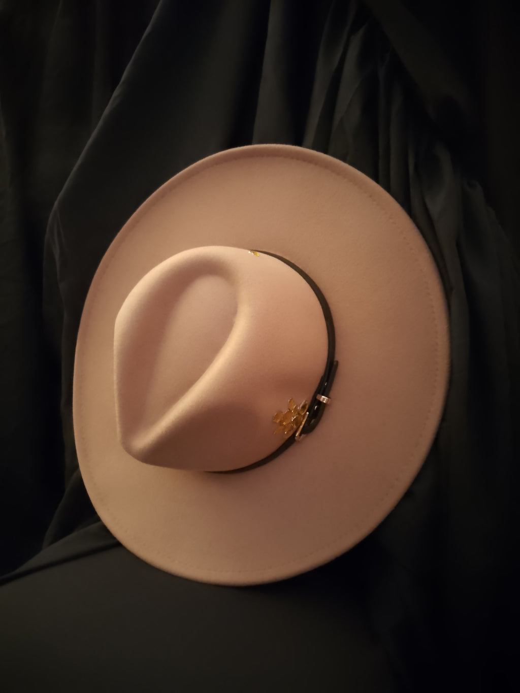 Champagne Premier Show Stopper Felt Wide Brim Hat
