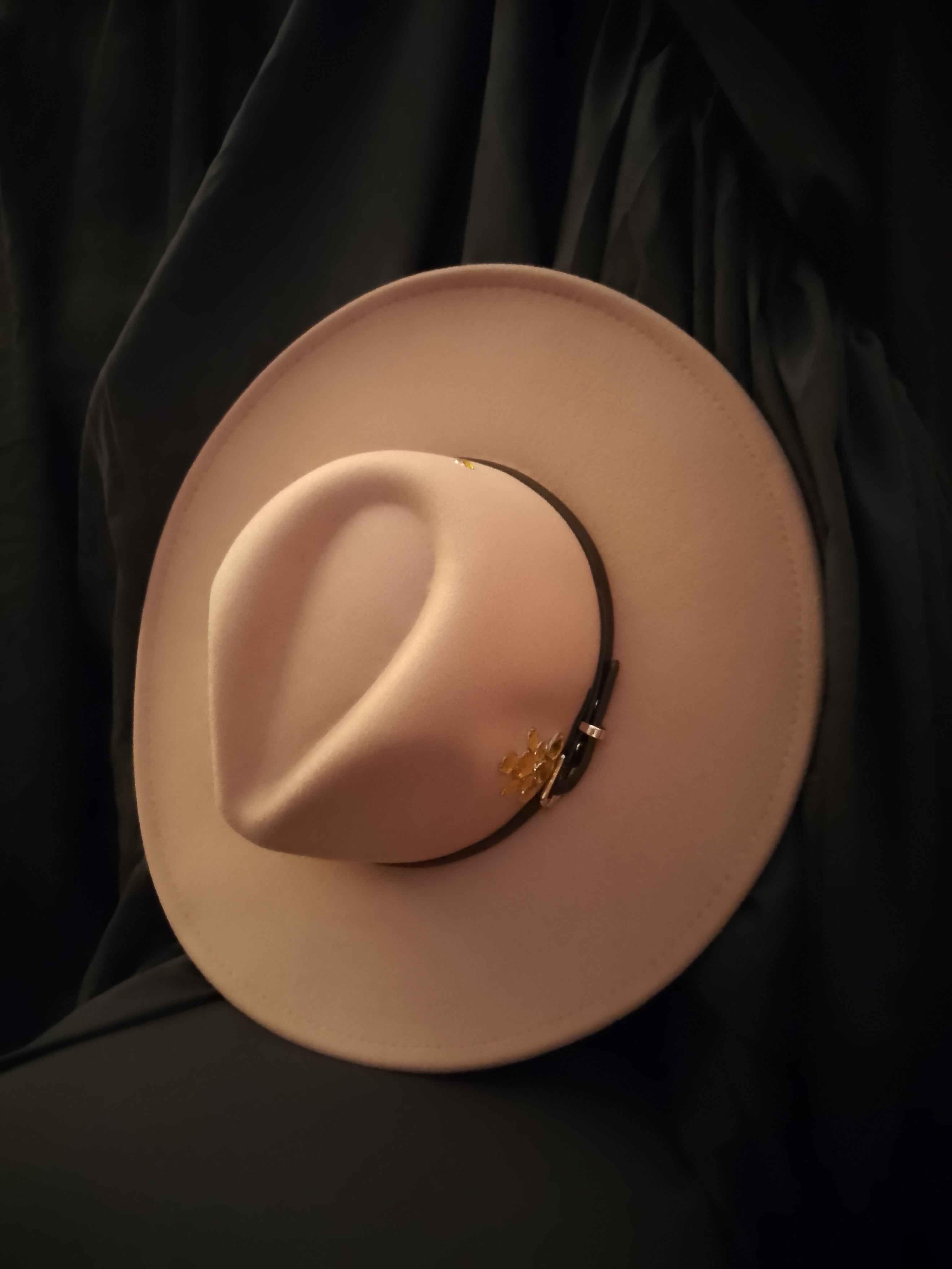 Champagne Premier Show Stopper Felt Wide Brim Hat