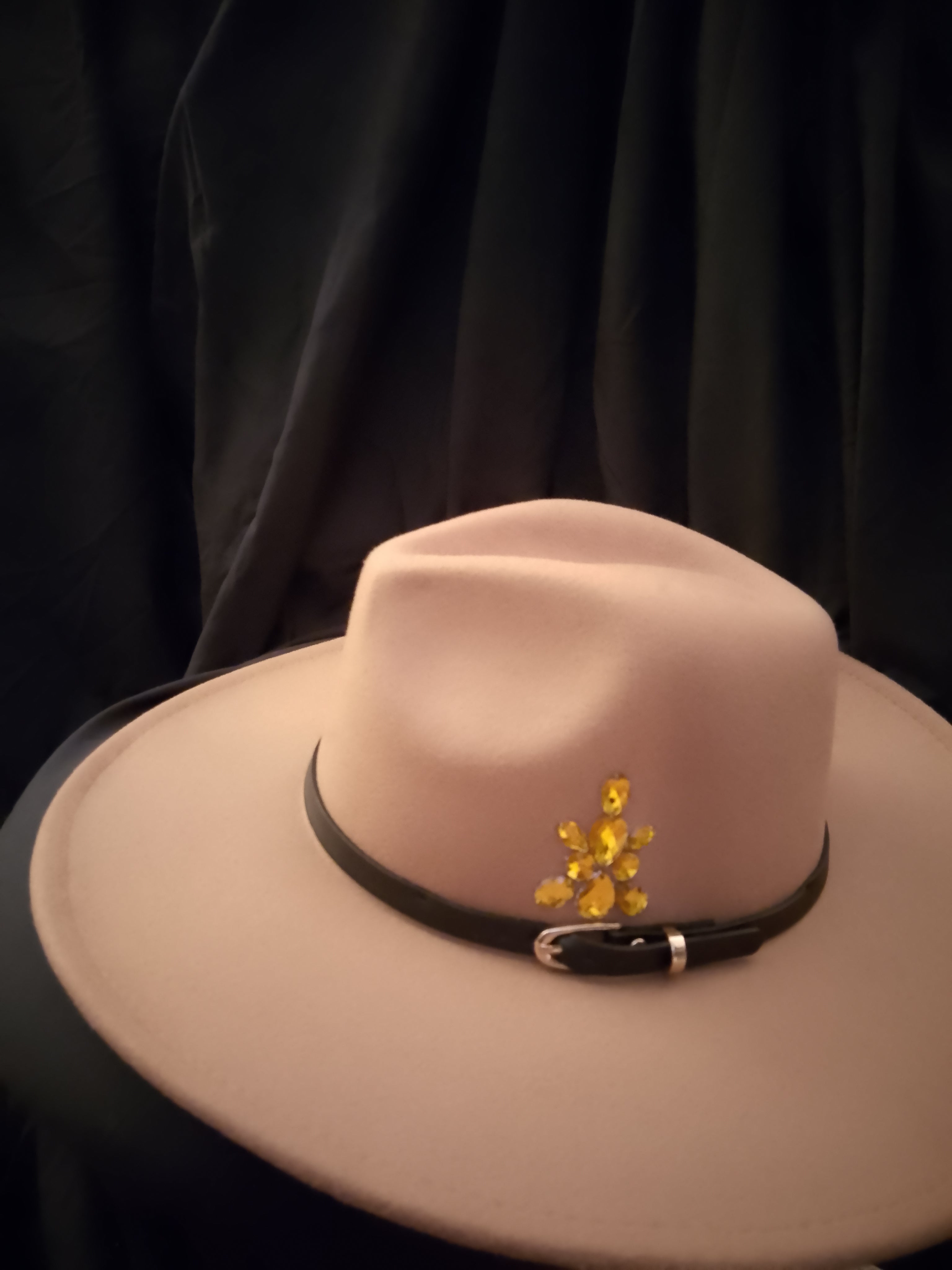 Champagne Premier Show Stopper Felt Wide Brim Hat