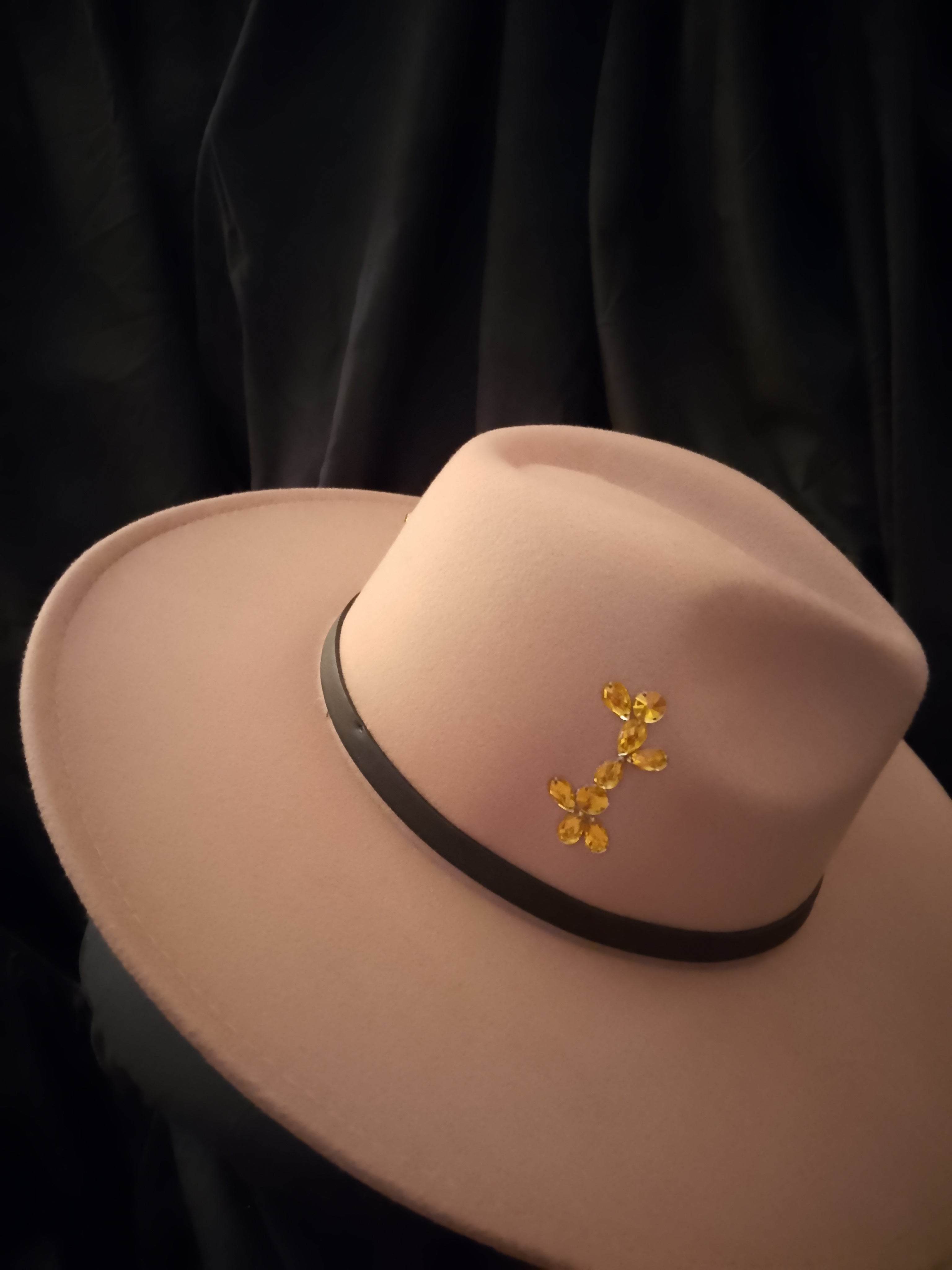 Champagne Premier Show Stopper Felt Wide Brim Hat