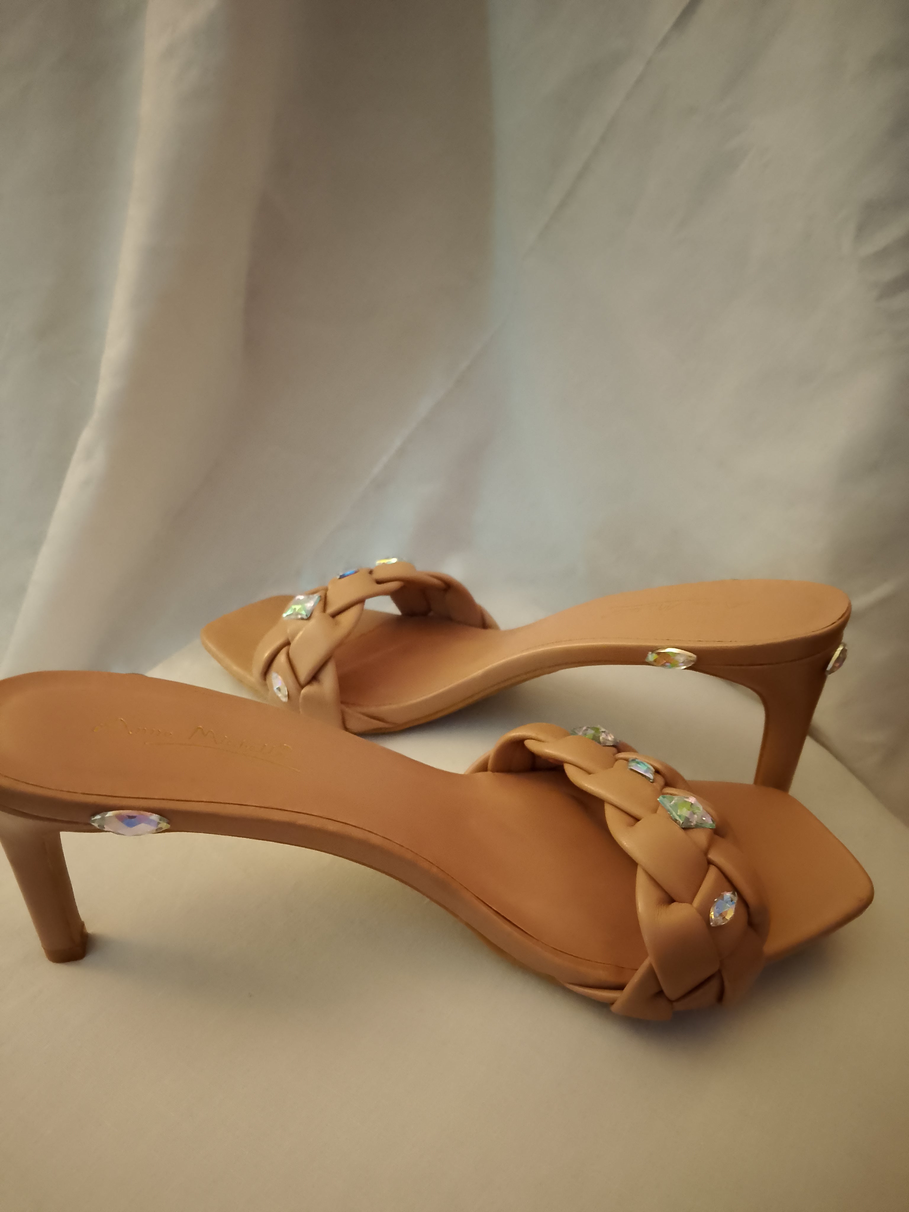 Prestige & Glowing Braid Pattern Caramel Nude Kitten Heels