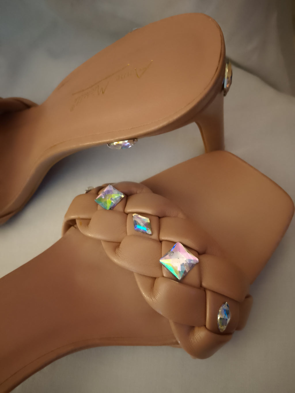 Prestige & Glowing Braid Pattern Caramel Nude Kitten Heels