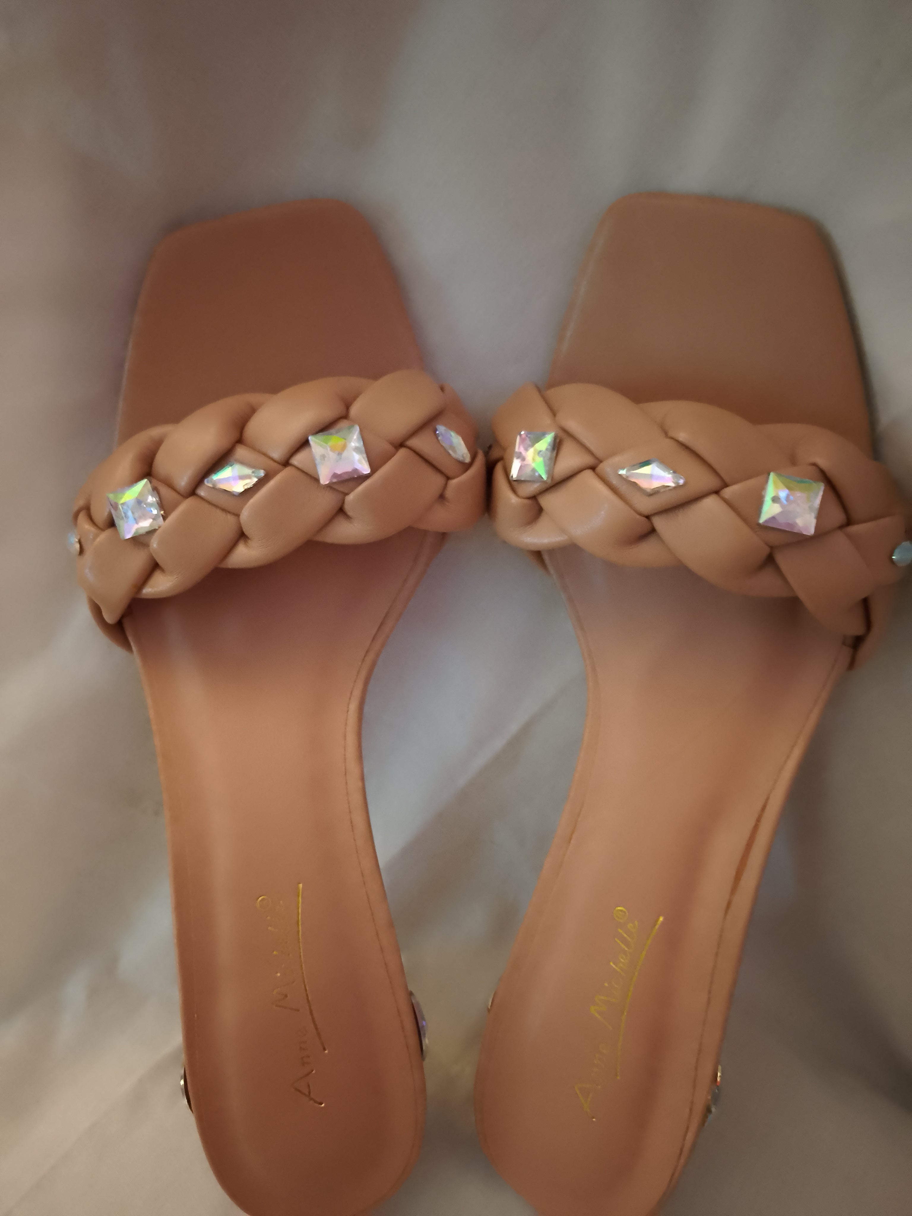 Prestige & Glowing Braid Pattern Caramel Nude Kitten Heels