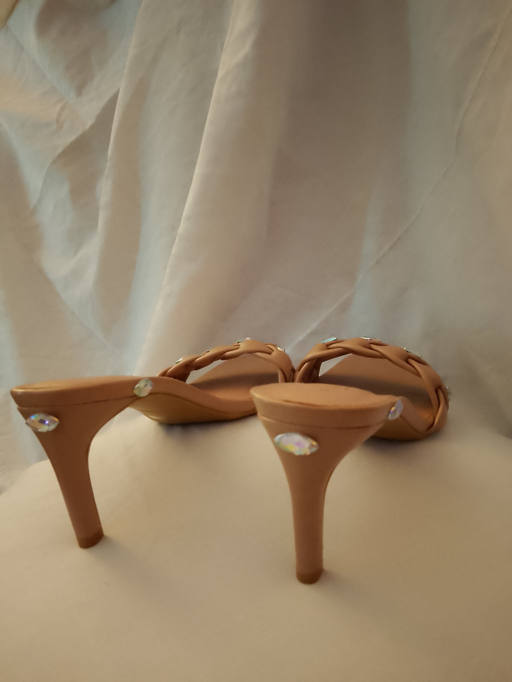 Prestige & Glowing Braid Pattern Caramel Nude Kitten Heels