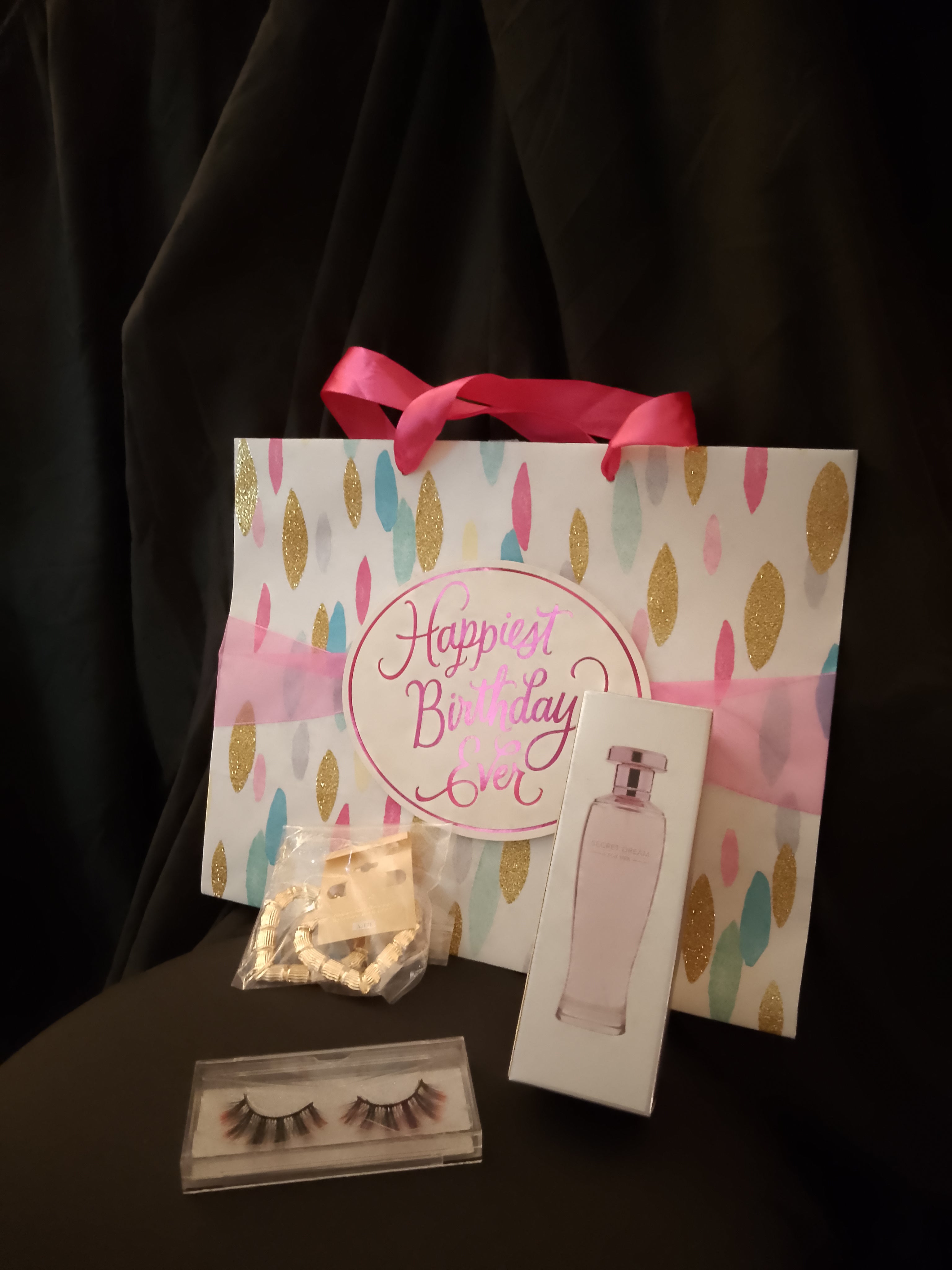 Go & Glow Bundles #504 - Women - Spray Perfume, Birthday Gift Bag, Eyelashes, Gold Earrings