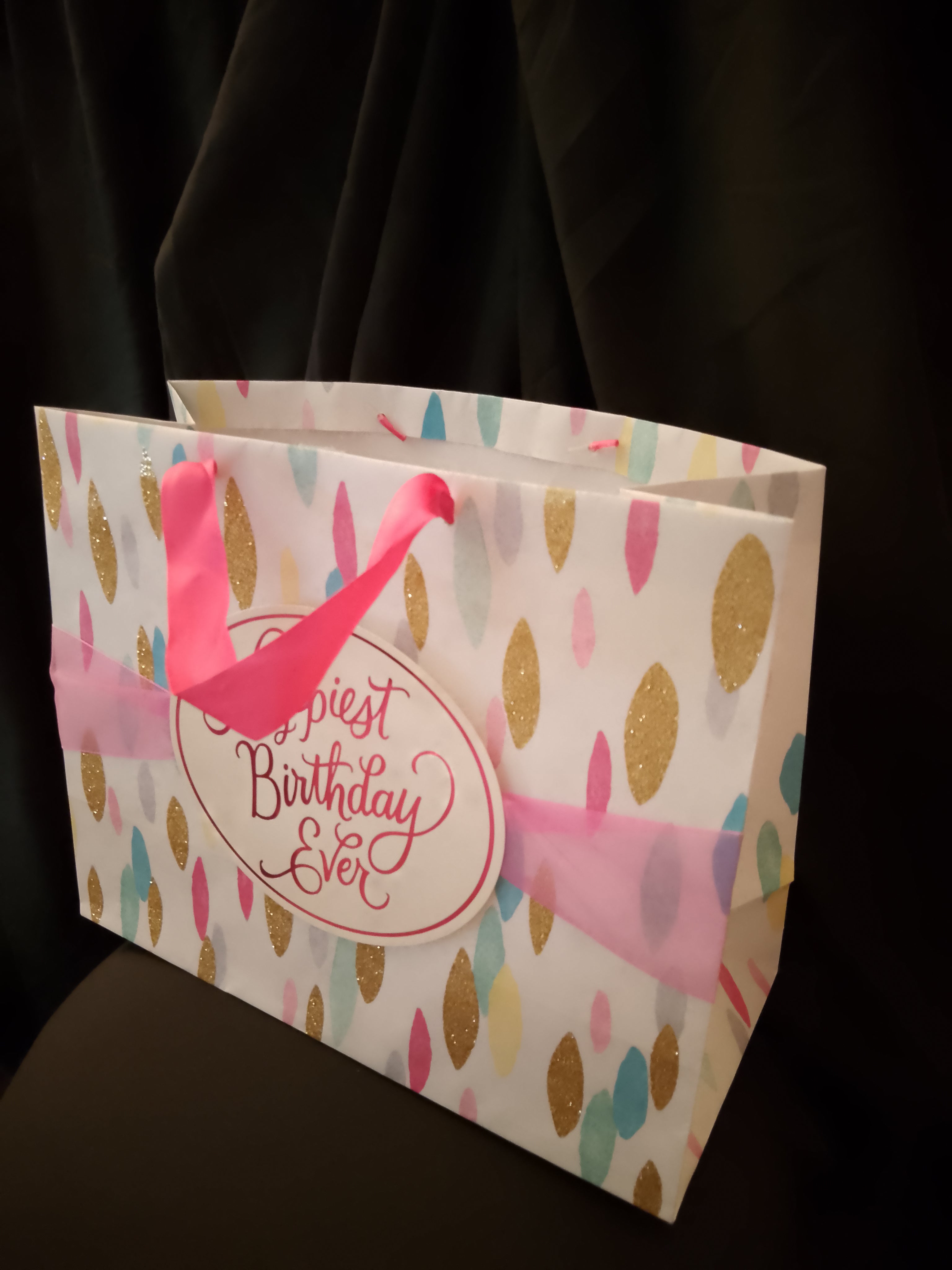 Go & Glow Bundles #504 - Women - Spray Perfume, Birthday Gift Bag, Eyelashes, Gold Earrings