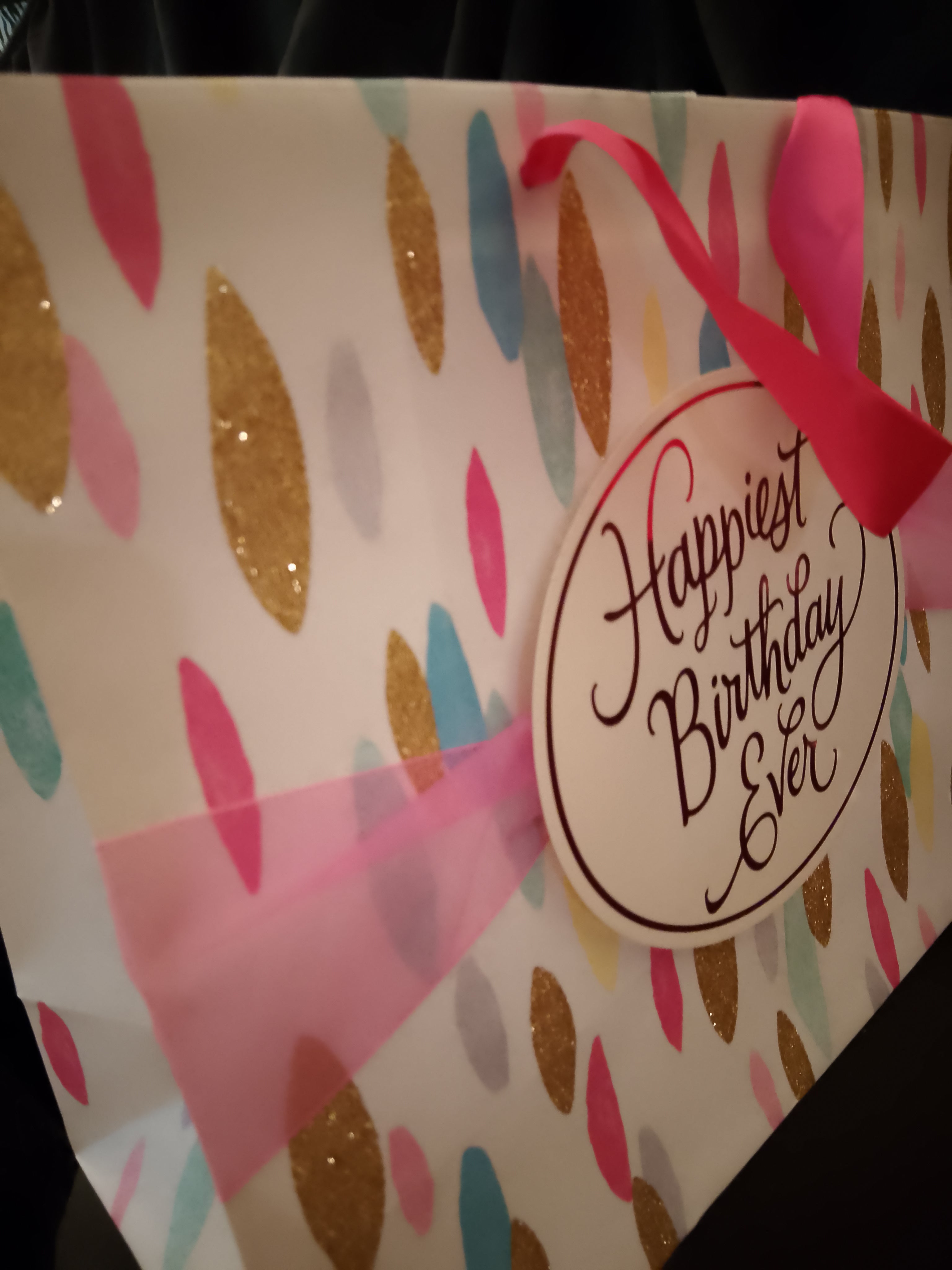 Go & Glow Bundles #504 - Women - Spray Perfume, Birthday Gift Bag, Eyelashes, Gold Earrings