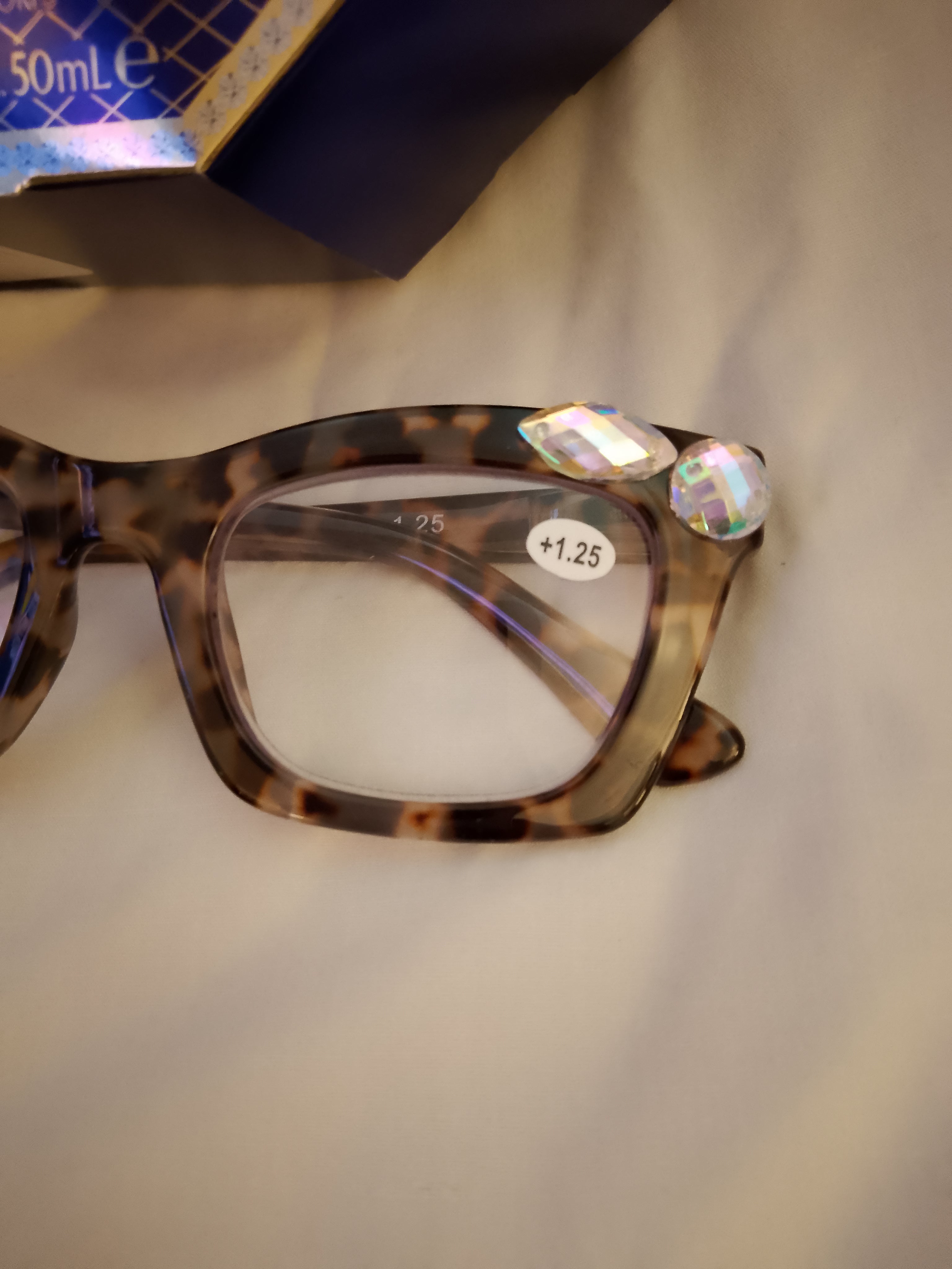 Go & Glow Bundle #501 - Women - Perfume & Body Lotion, +1.25 Reading Glasses, Evening Wear Shorts
