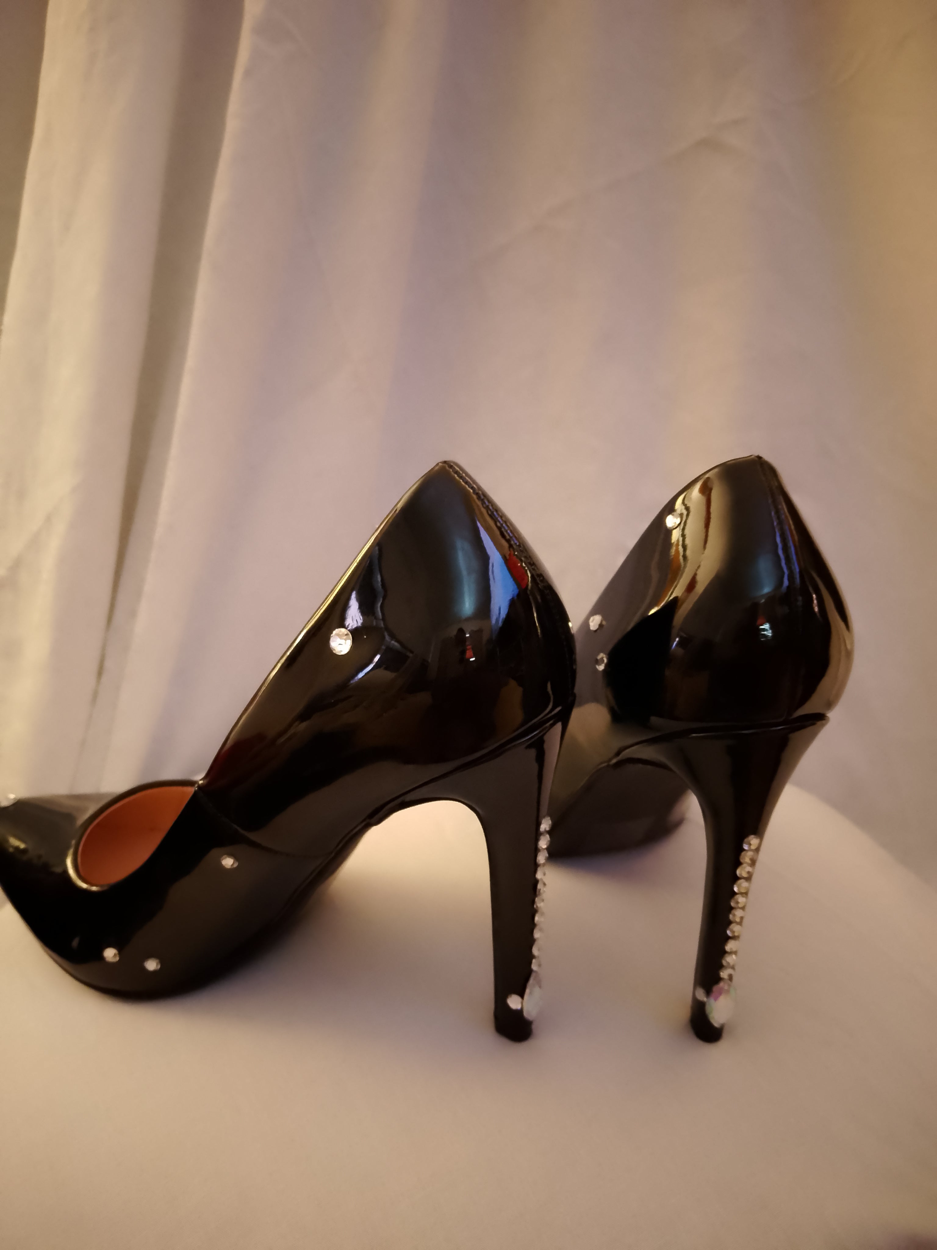 Work Of Art Black Patent Leather Heels Pumps