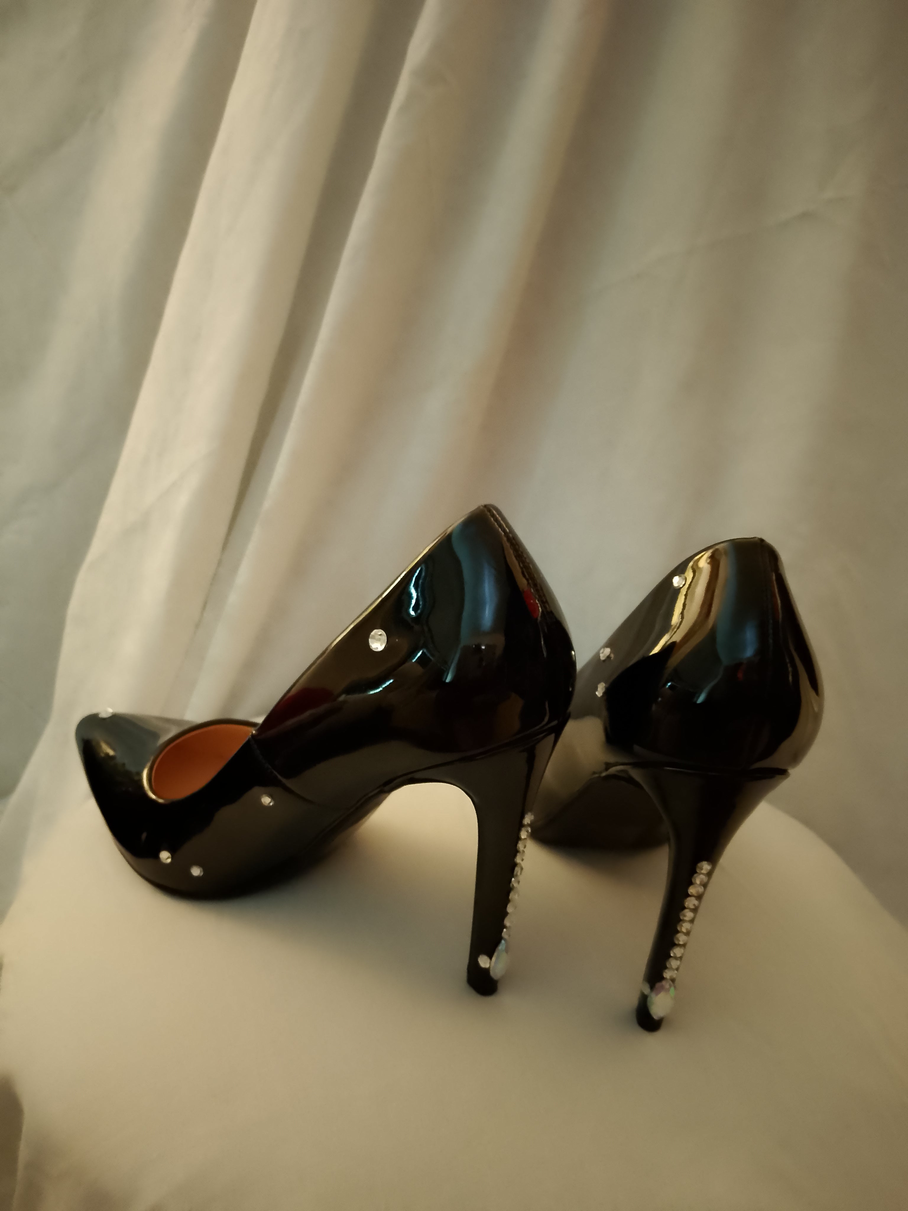 Work Of Art Black Patent Leather Heels Pumps
