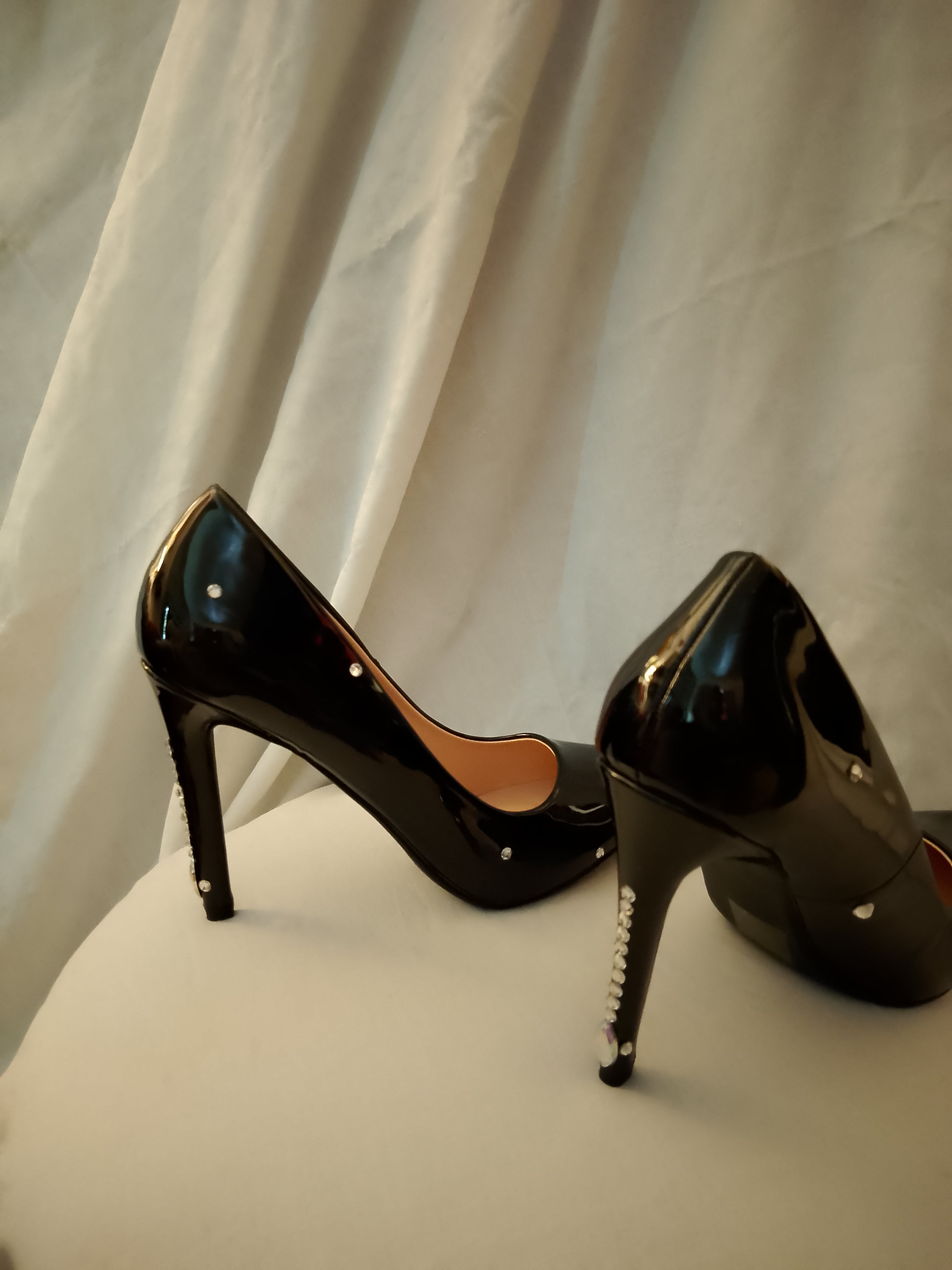 Work Of Art Black Patent Leather Heels Pumps