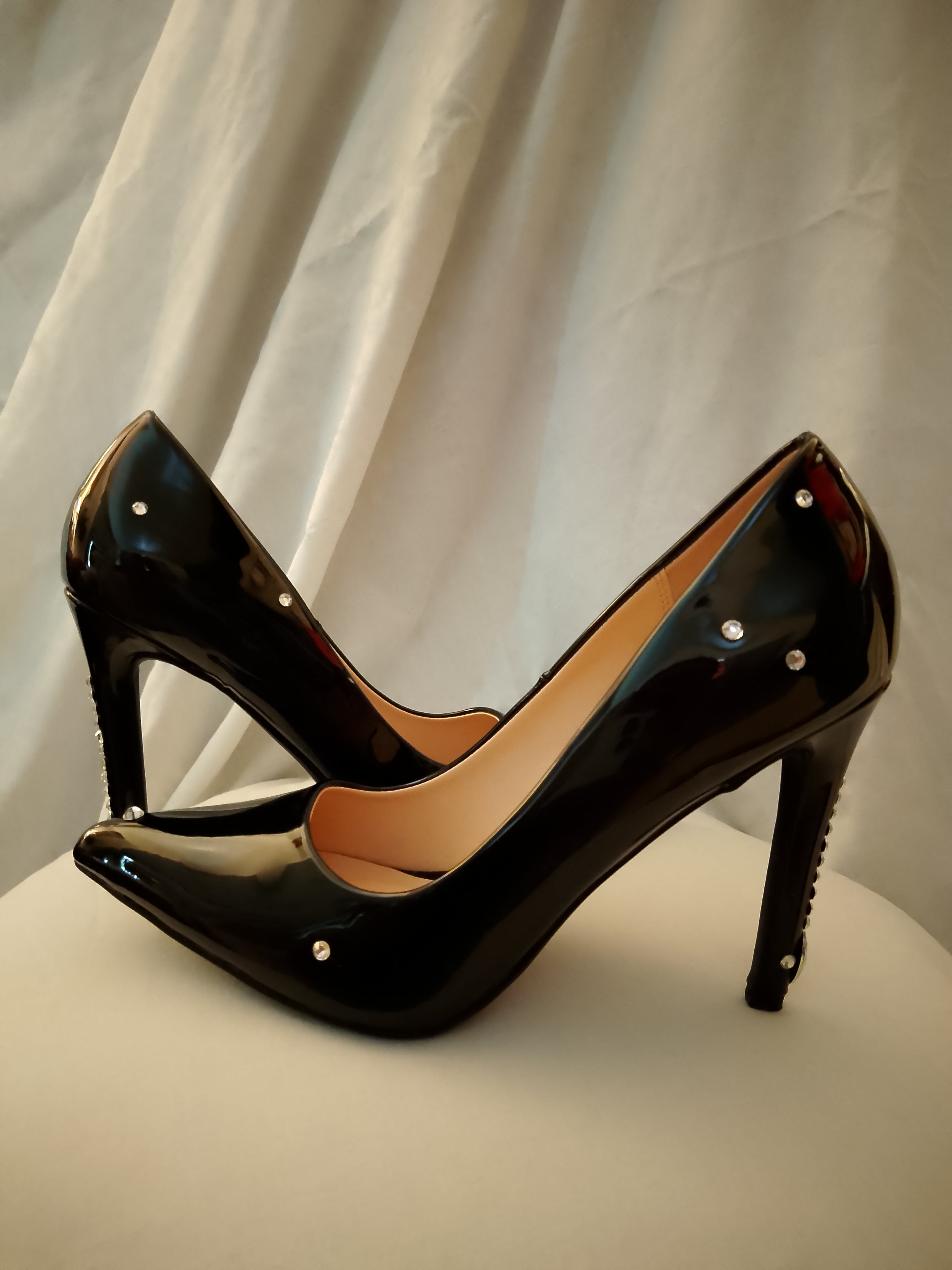 Work Of Art Black Patent Leather Heels Pumps
