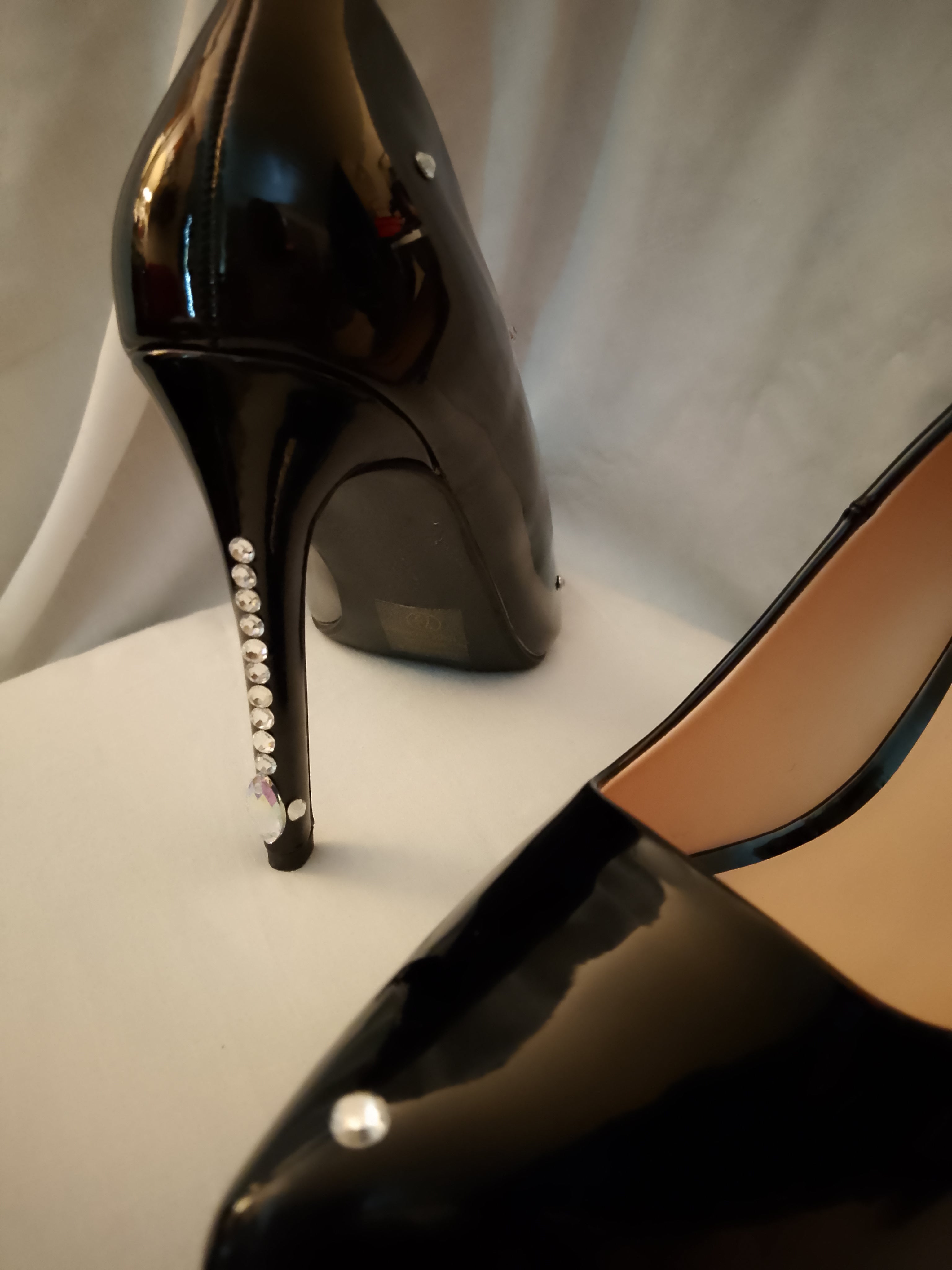 Work Of Art Black Patent Leather Heels Pumps