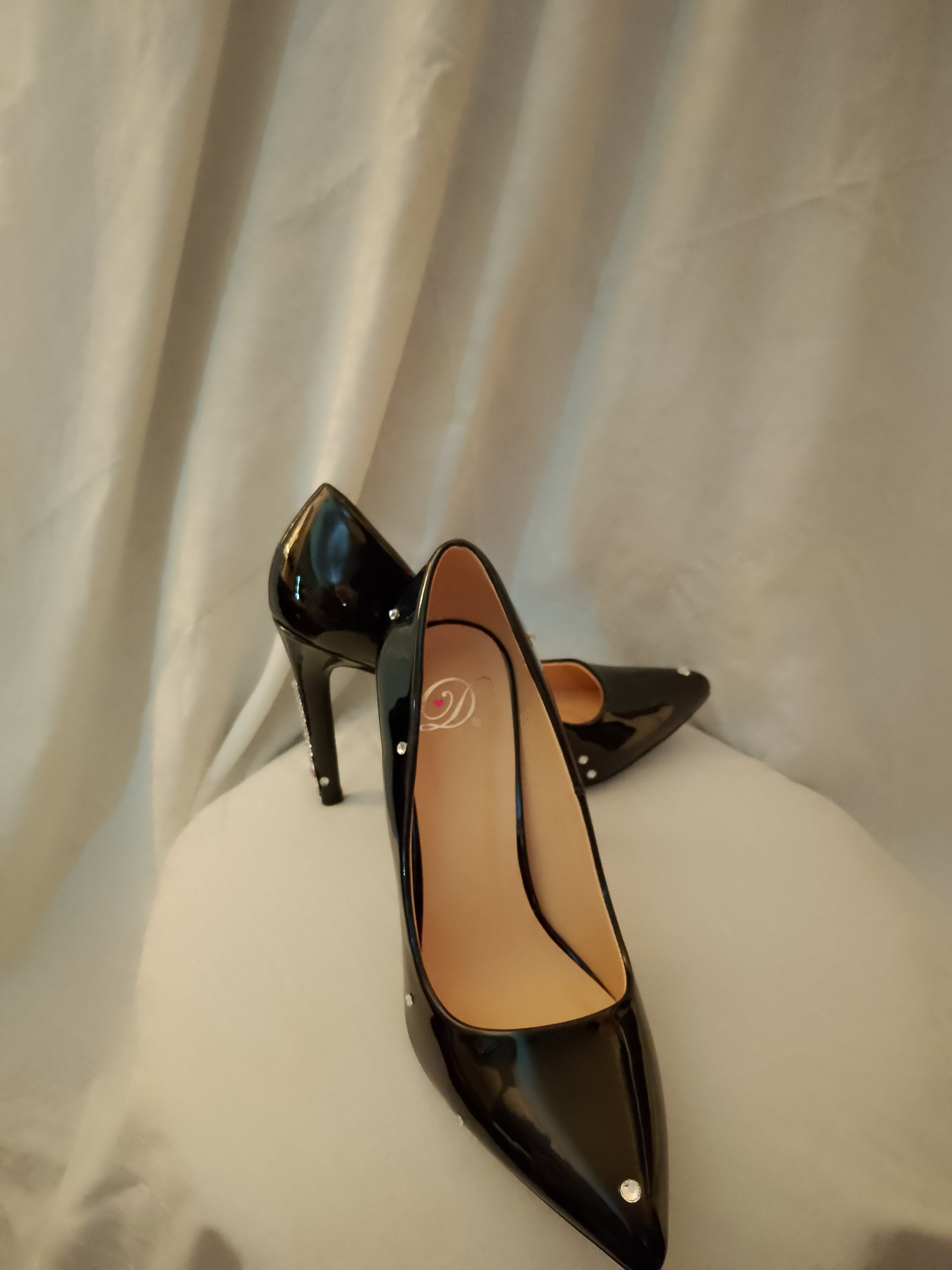 Work Of Art Black Patent Leather Heels Pumps