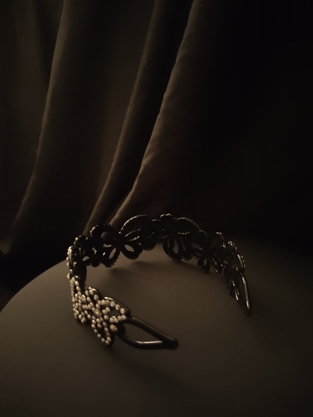Graystone Magnetism Large Black Bedazzled Head Band