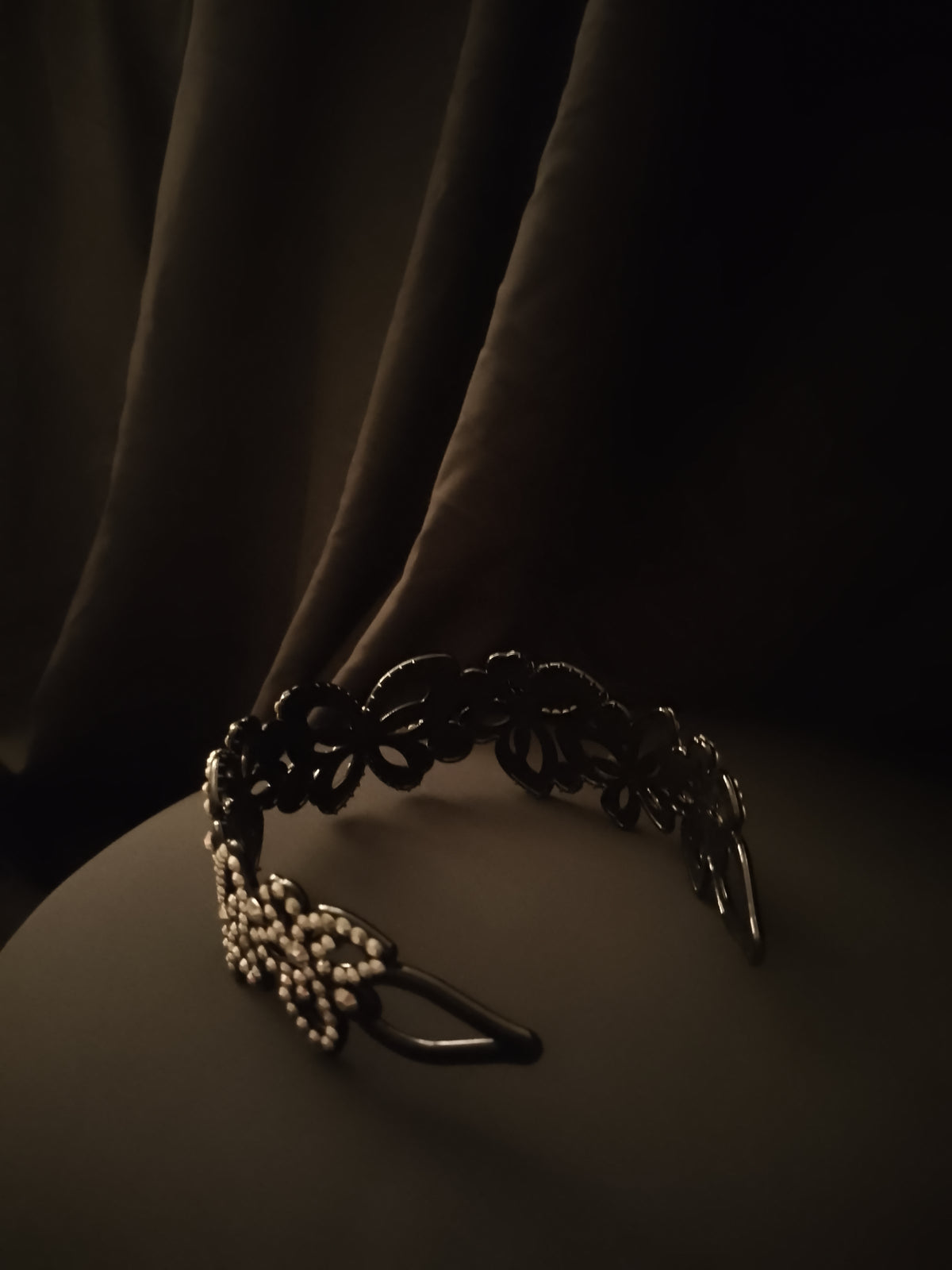 Graystone Magnetism Large Black Bedazzled Head Band