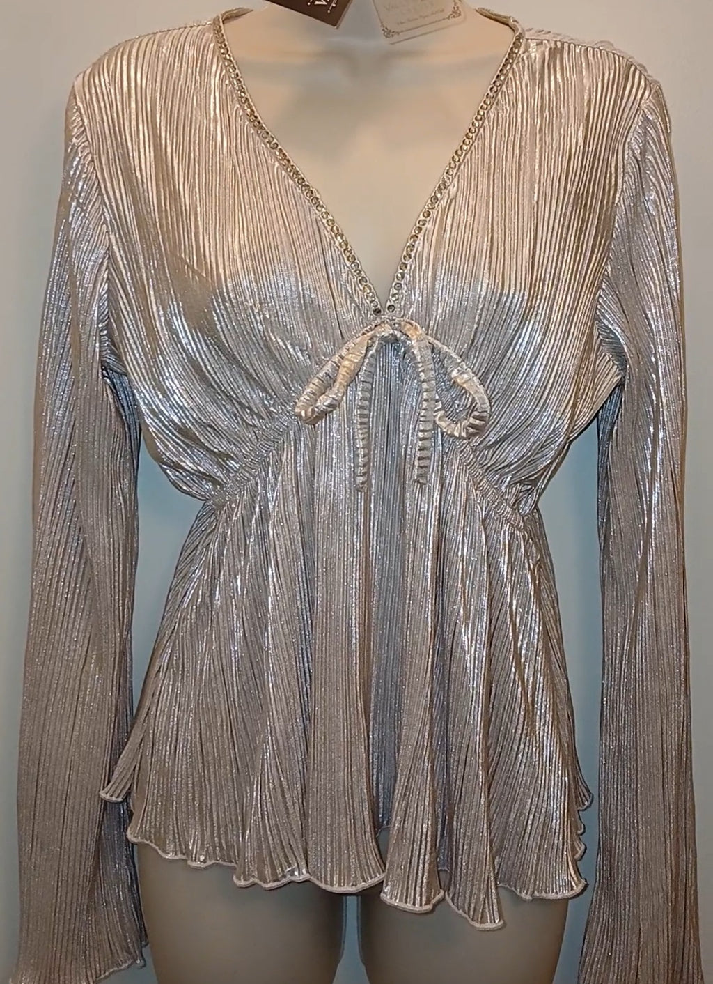 Glowing Pearl Light Women's Flared Long Sleeve Blouse
