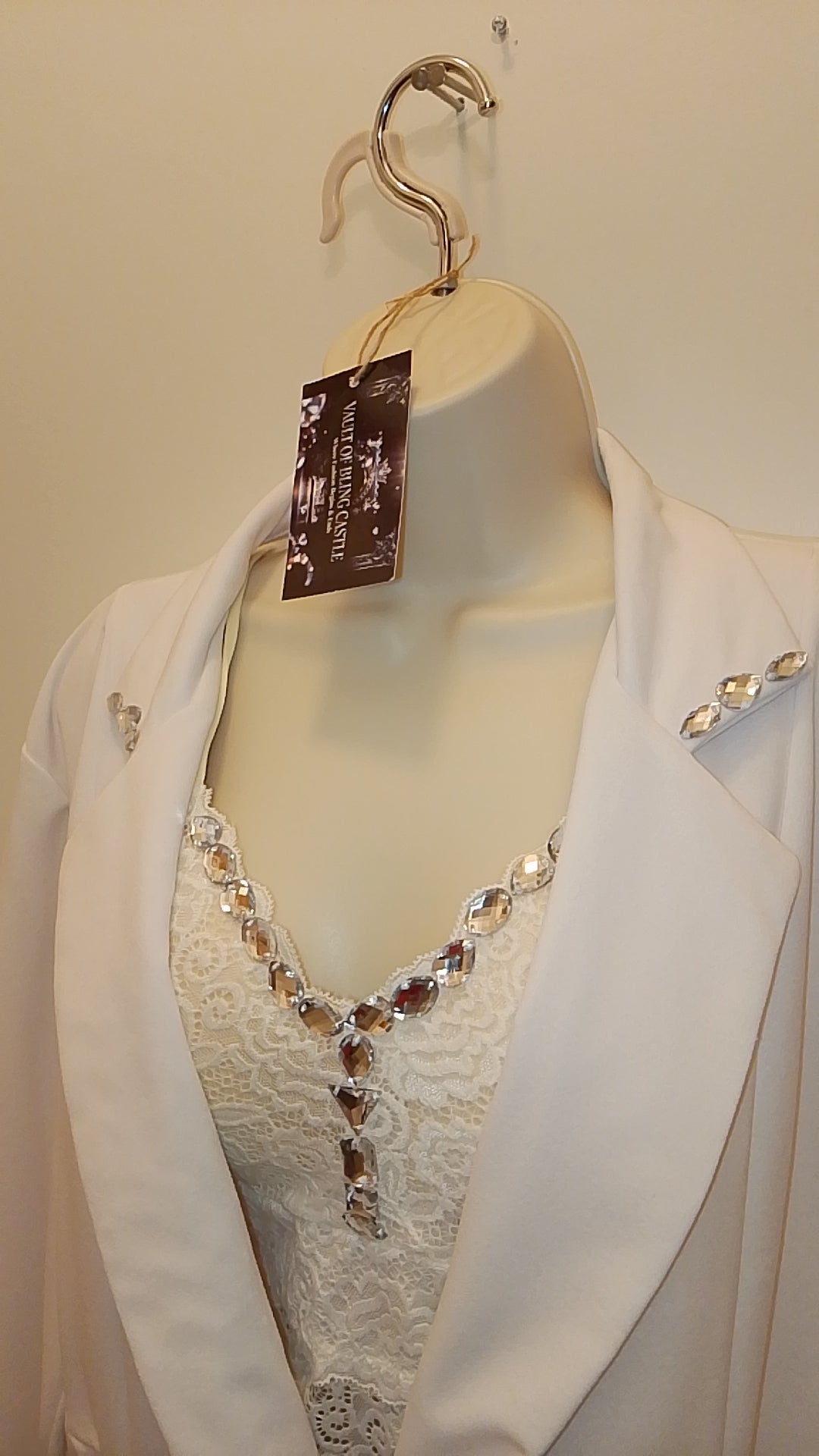 Model In Full Bloom Women's White Blazer & Padded camisole Top Set