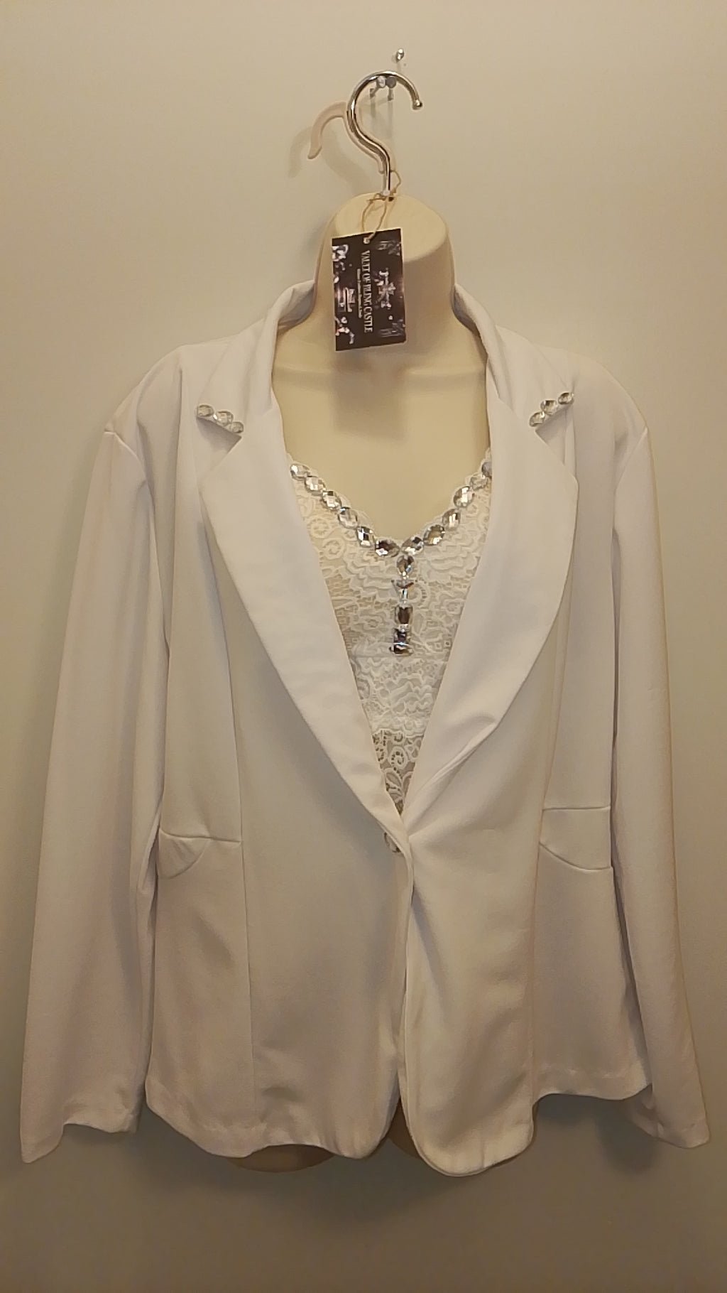 Model In Full Bloom Women's White Blazer & Padded camisole Top Set