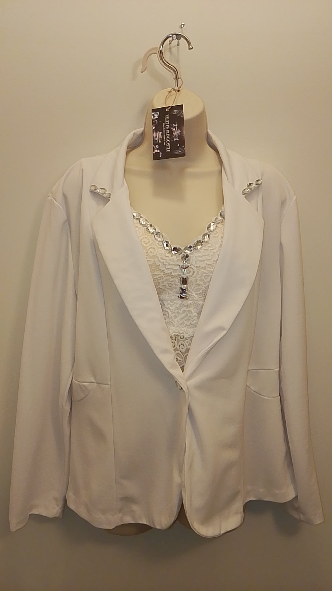 Model In Full Bloom Women's White Blazer & Padded camisole Top Set