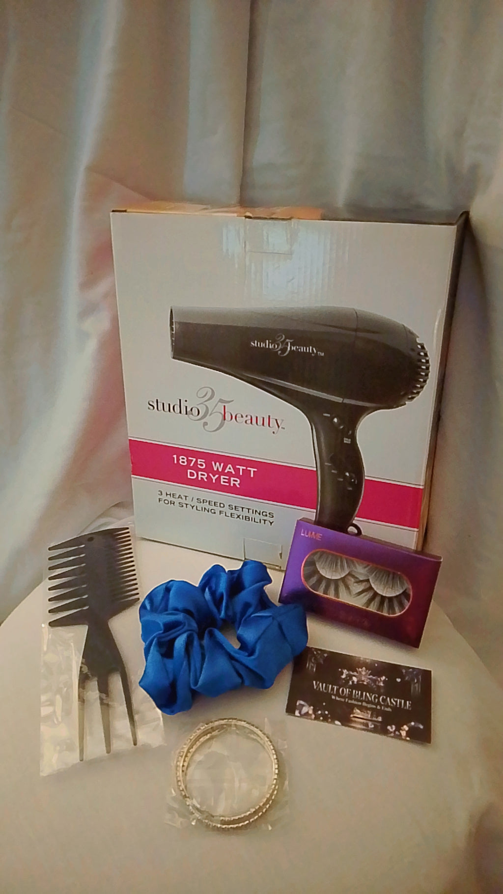 Go & Glow Bundles #507 - Dryer, Lashes, Comb, Scrunchie, Hoop Earrings