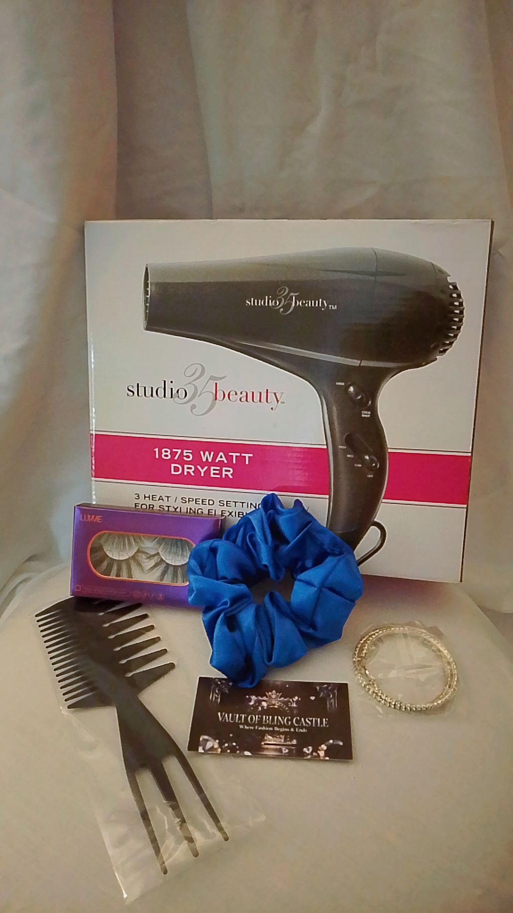 Go & Glow Bundles #507 - Dryer, Lashes, Comb, Scrunchie, Hoop Earrings