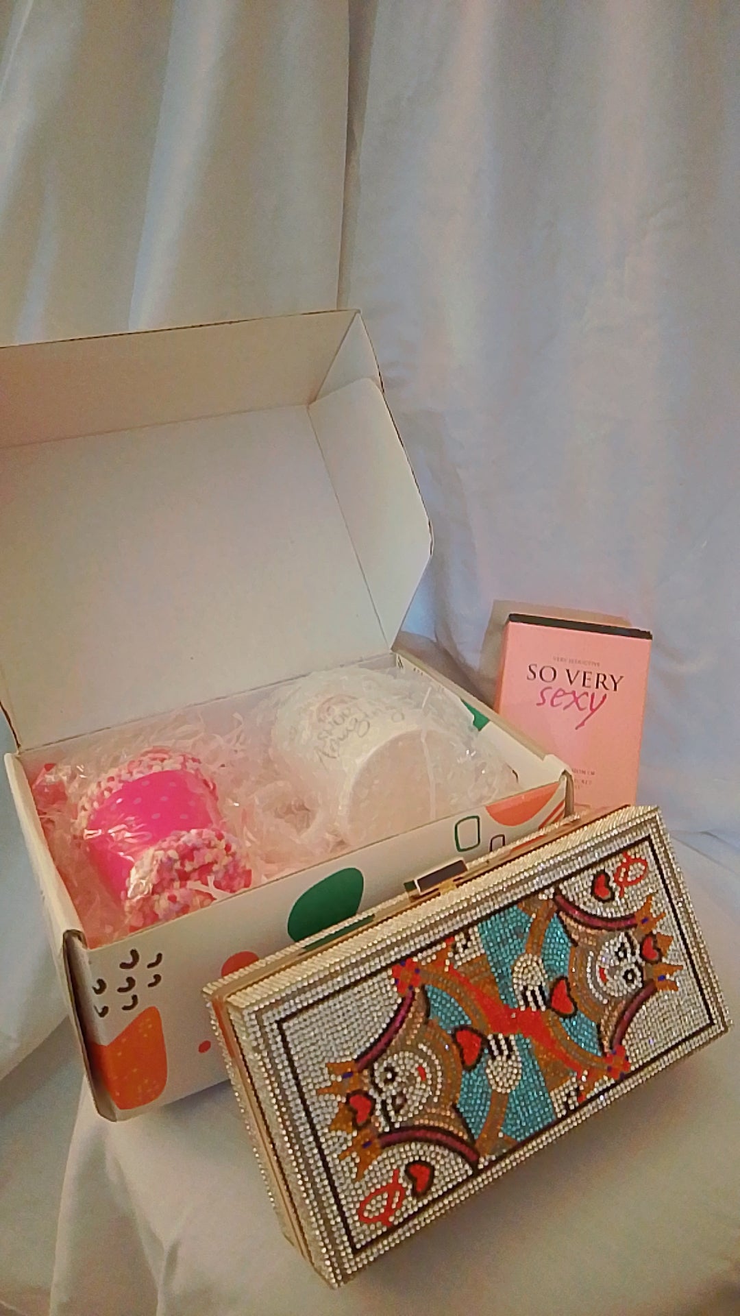 Go & Glow Bundles #506  - Women - Bling Card Clutch Bag, Attachable Cellphone Handle, Mug & Gift cup