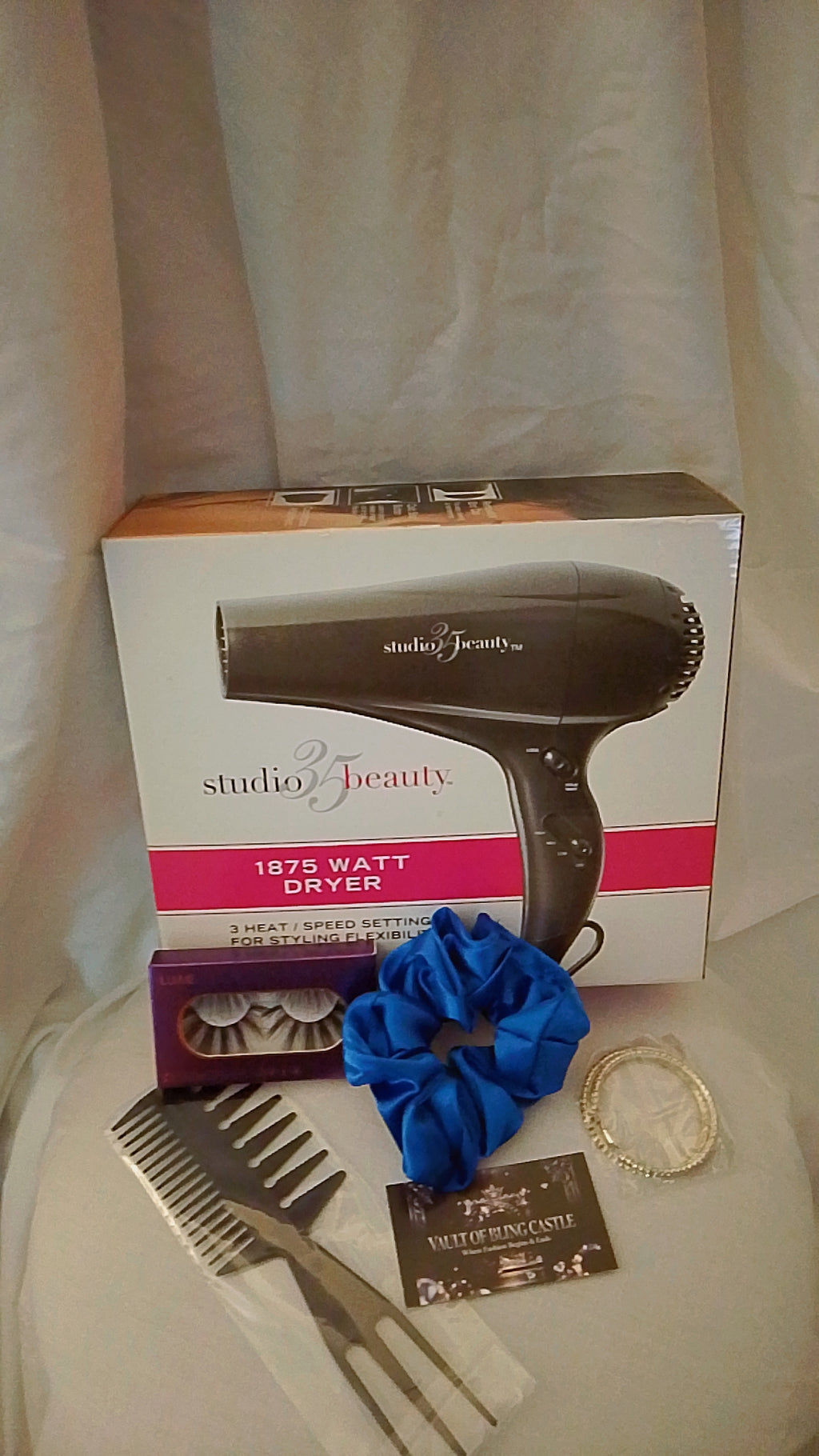 Go & Glow Bundles #507 - Dryer, Lashes, Comb, Scrunchie, Hoop Earrings